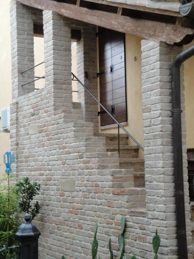 Al Castello Hotel Tavullia Bagian luar foto