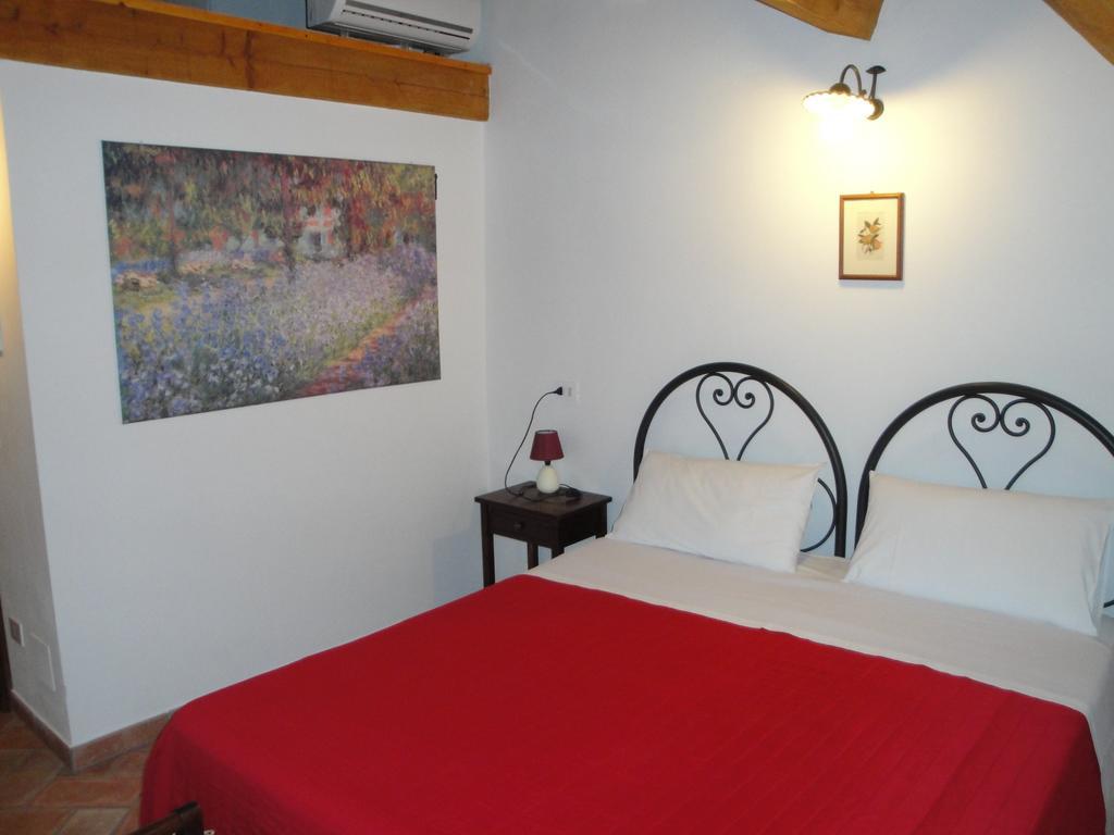 Al Castello Hotel Tavullia Ruang foto