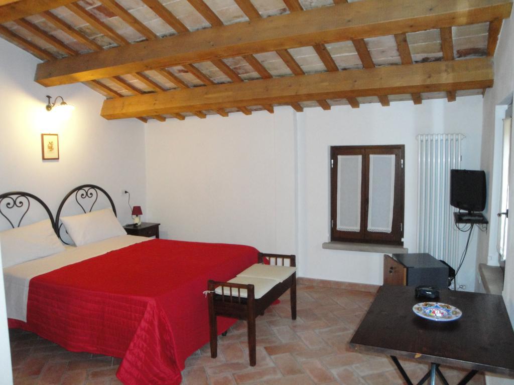 Al Castello Hotel Tavullia Ruang foto